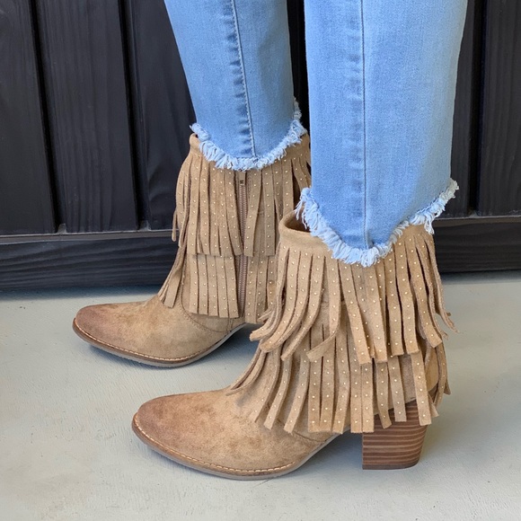 NIB Leather Tan Western Fringe Stud Stitched Boot - Picture 6 of 8